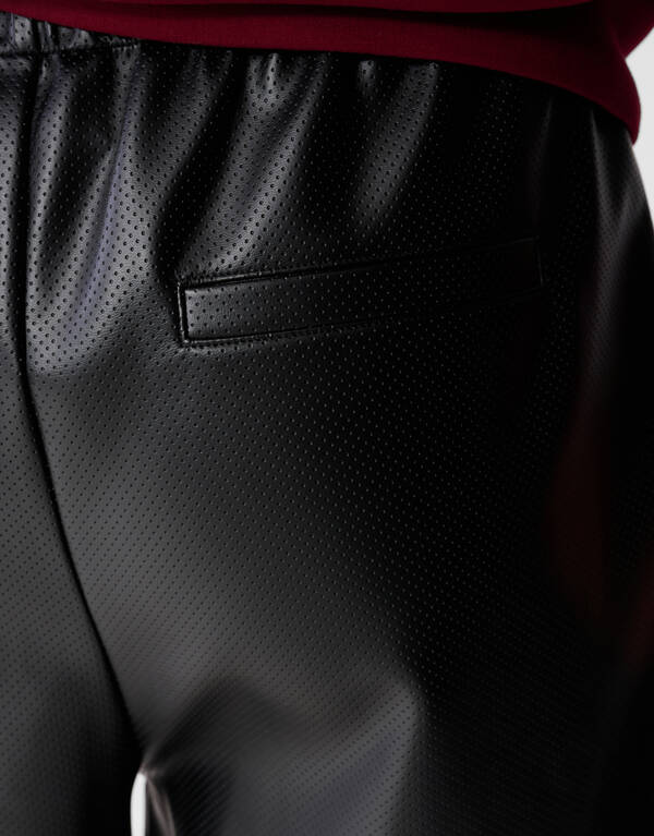 Relaxed Fit Vegan Leren Short Zwart SHOEBY WOMEN