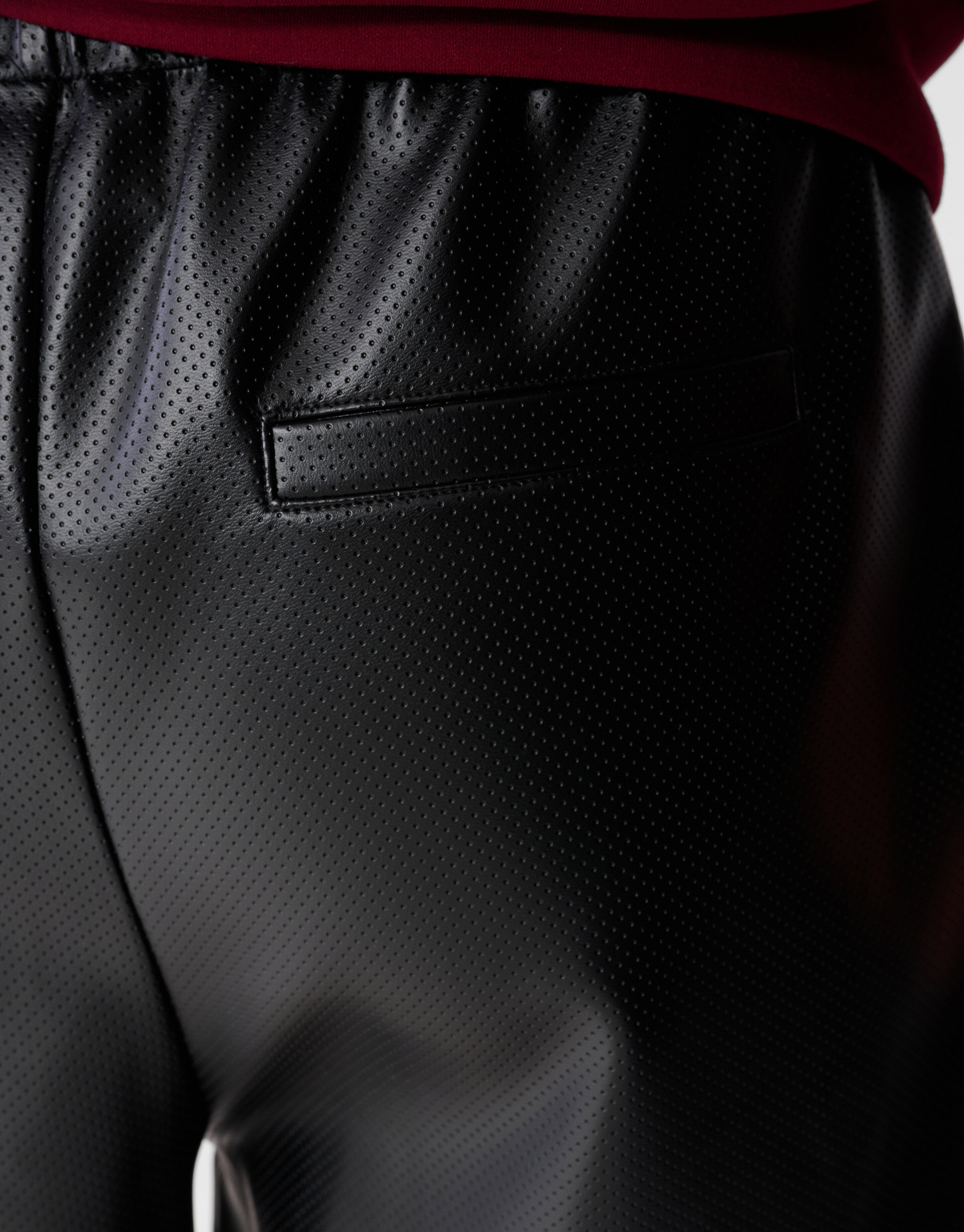 Relaxed Fit Vegan Leren Short Zwart SHOEBY WOMEN