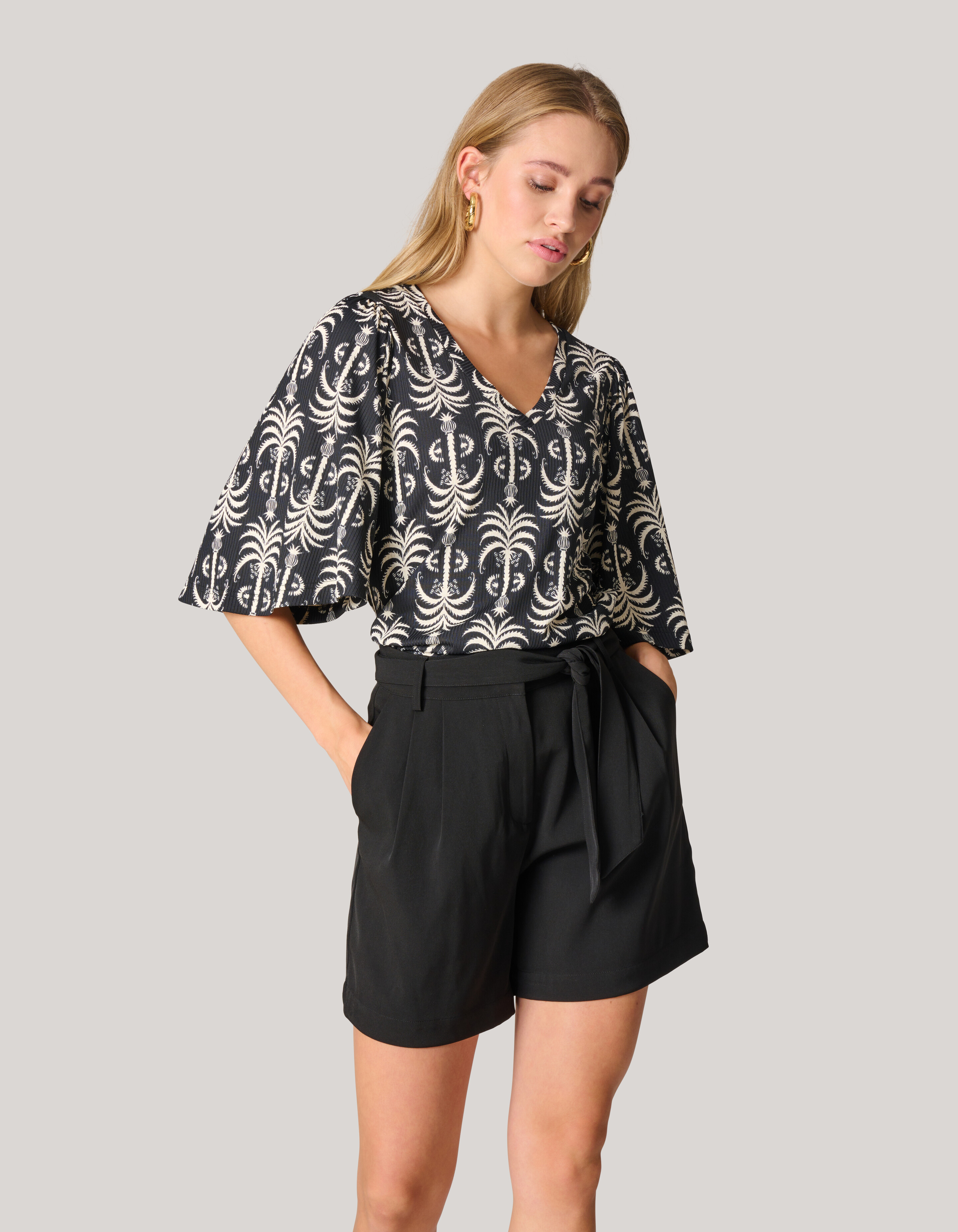 Printed Rib Jersey Ruffle Top Zwart SHOEBY WOMEN