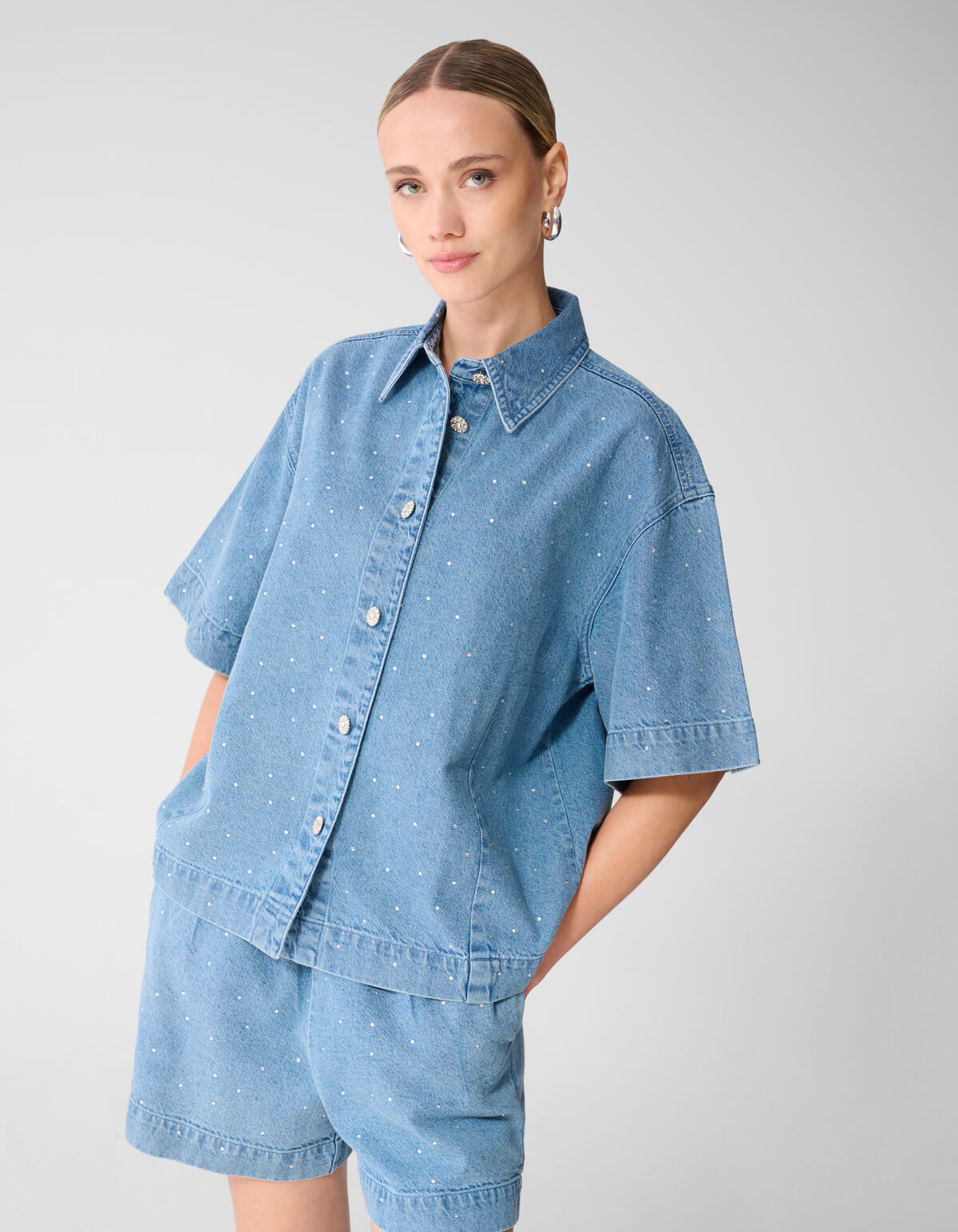 Oversized Fit Strass Denim Blouse Blauw SHOEBY WOMEN