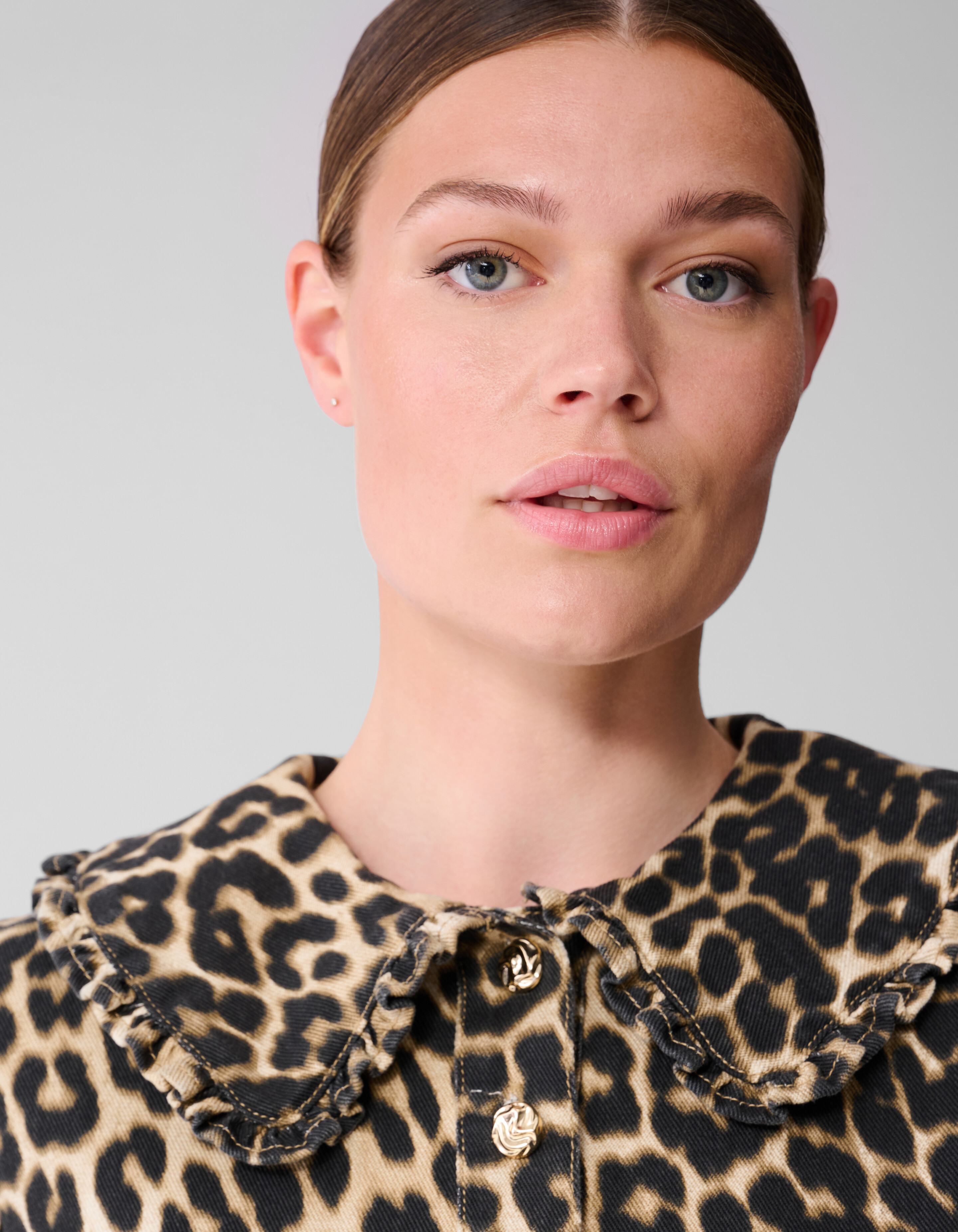 Denim Collar Leopard Midi Jurk Bruin SHOEBY WOMEN