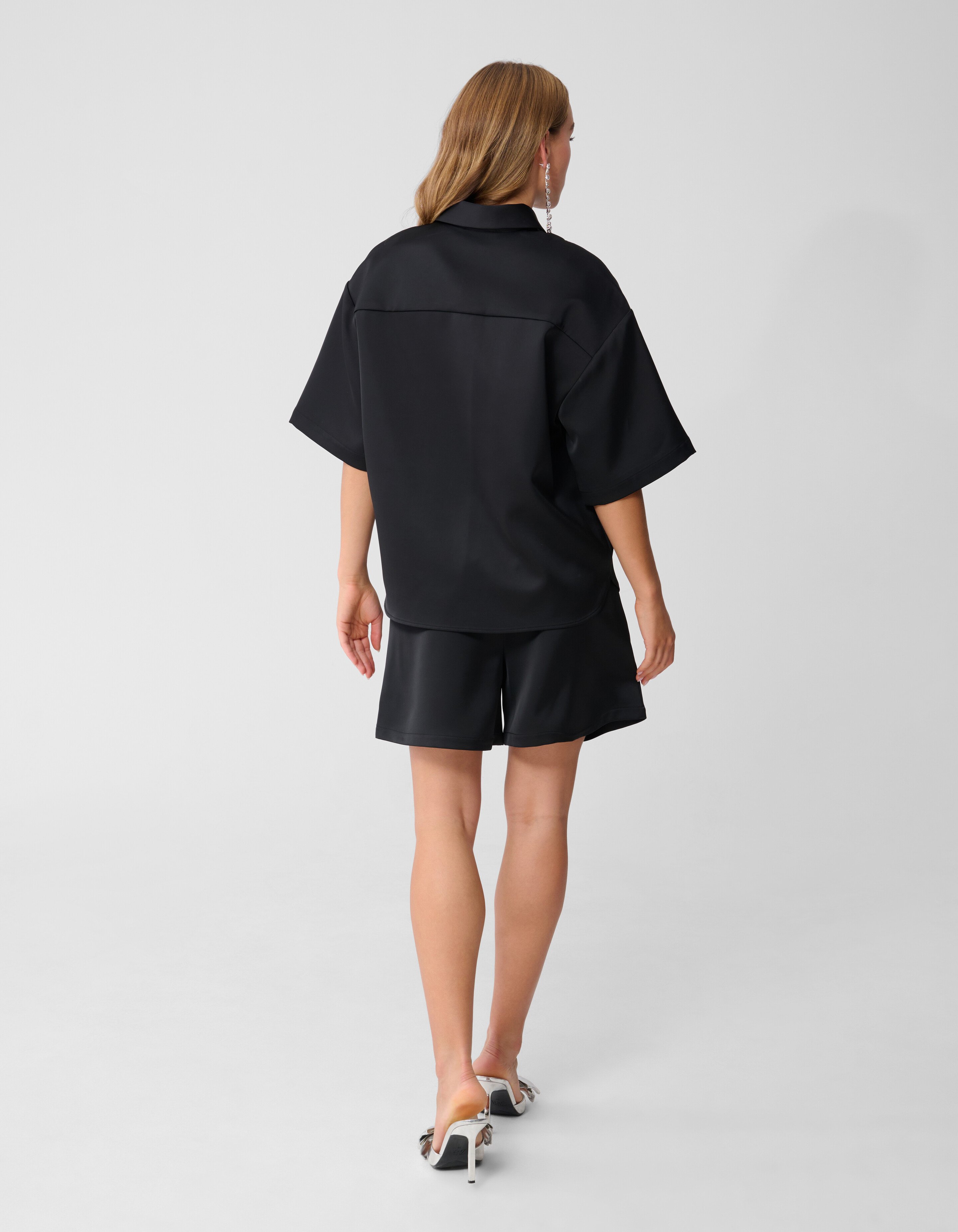 Oversized Satijnen Blouse Zwart By Monica SHOEBY WOMEN