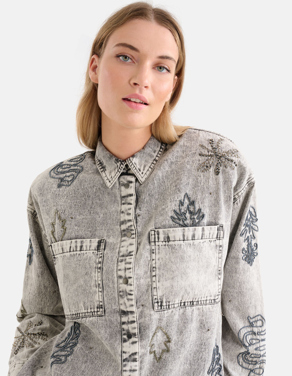 Embellished Denim Blouse Grijs SHOEBY WOMEN