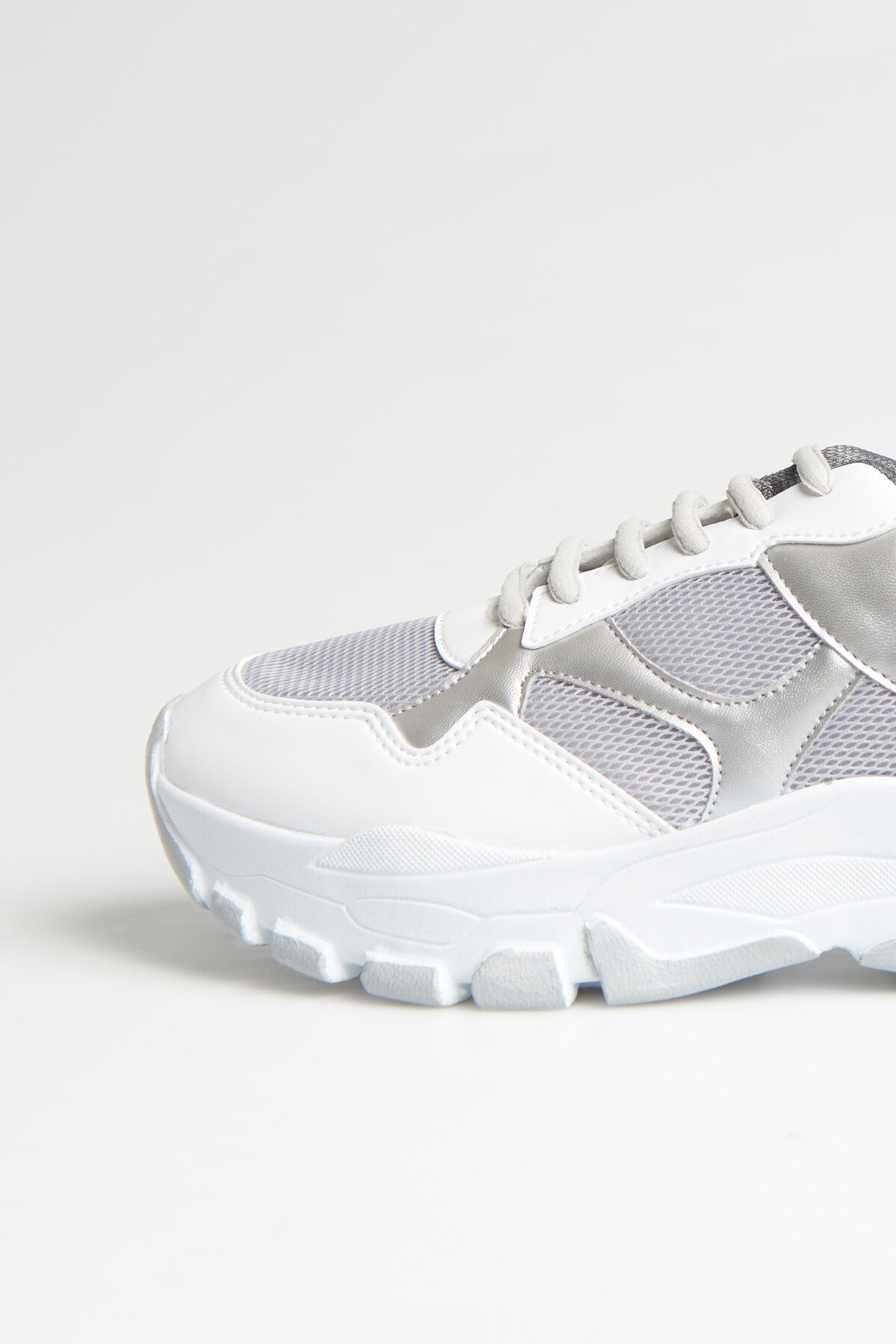 Suzie Sneakers