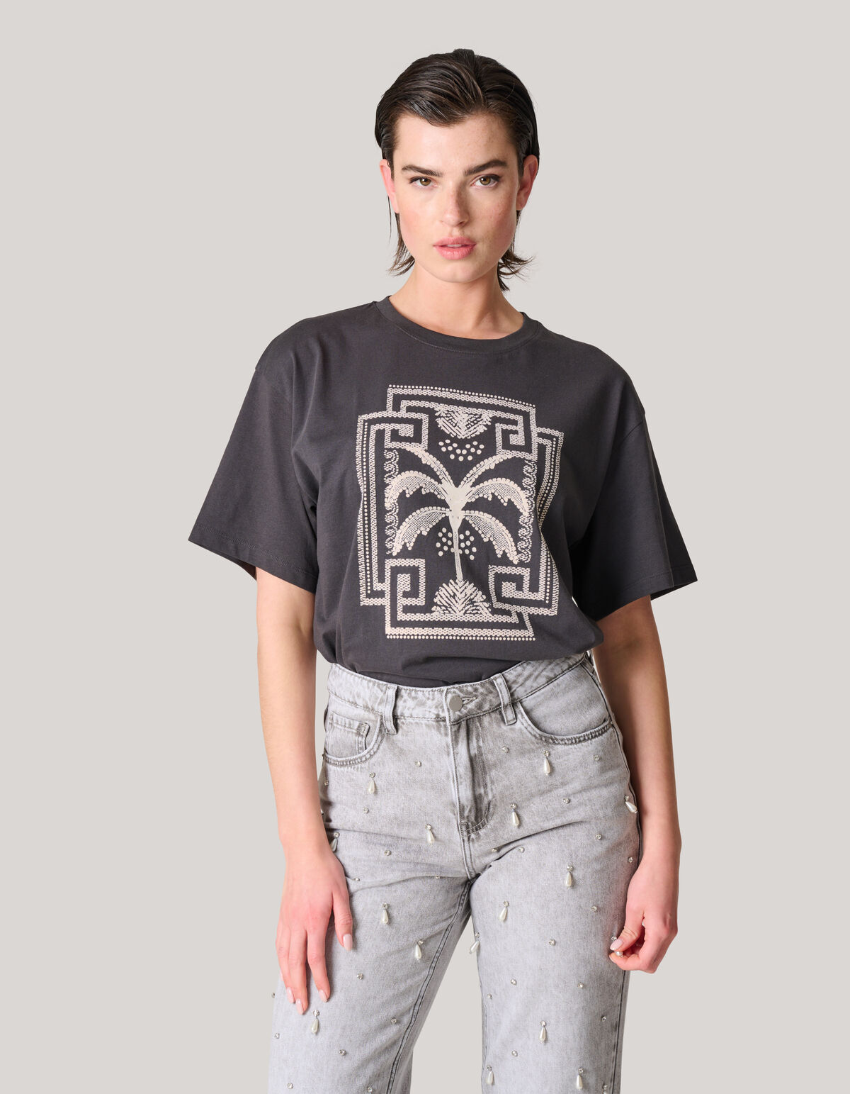 Embroidery Puff T-shirt Donkergrijs SHOEBY WOMEN