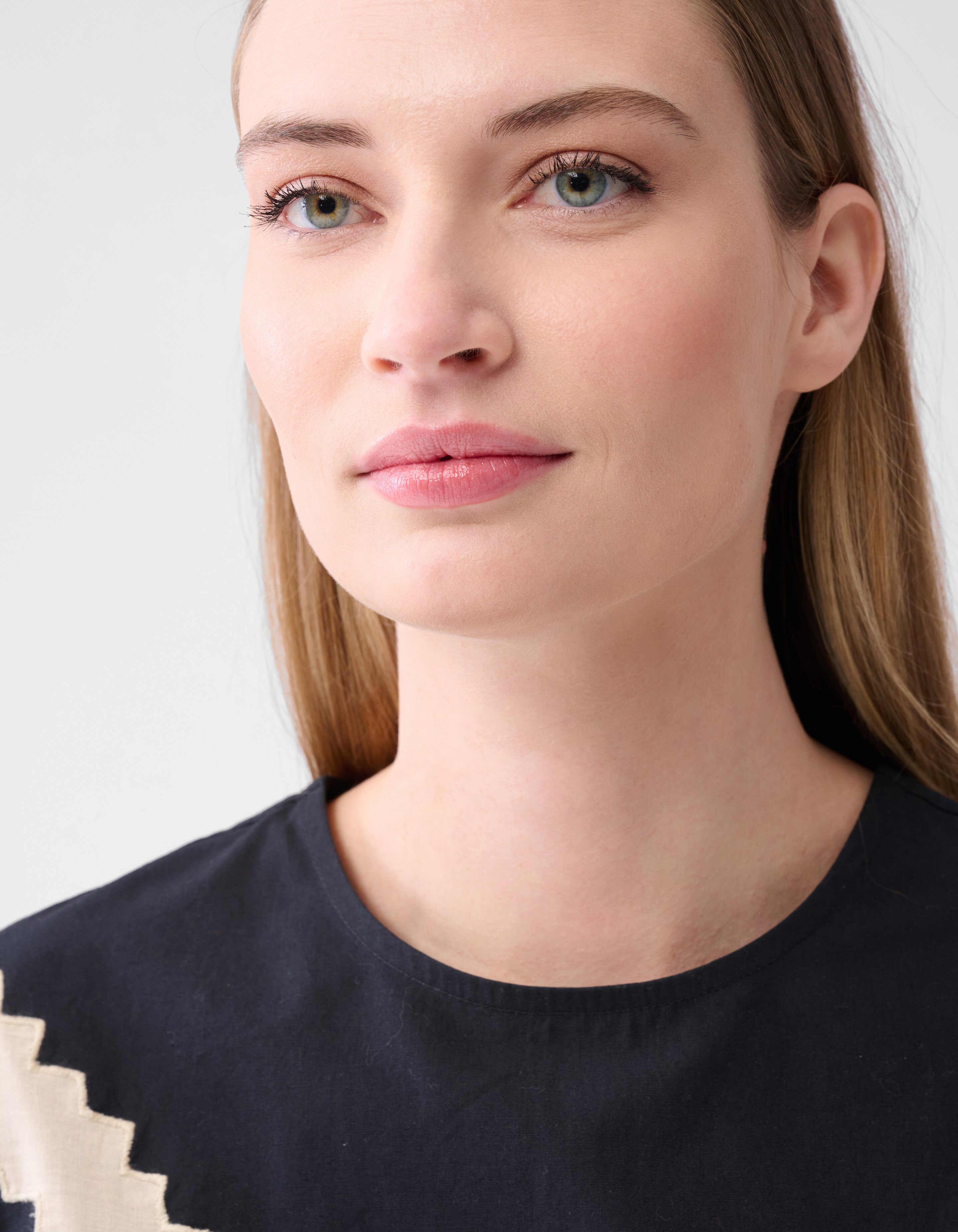 Patch Embroidery Jurk Zwart By Lonneke SHOEBY WOMEN