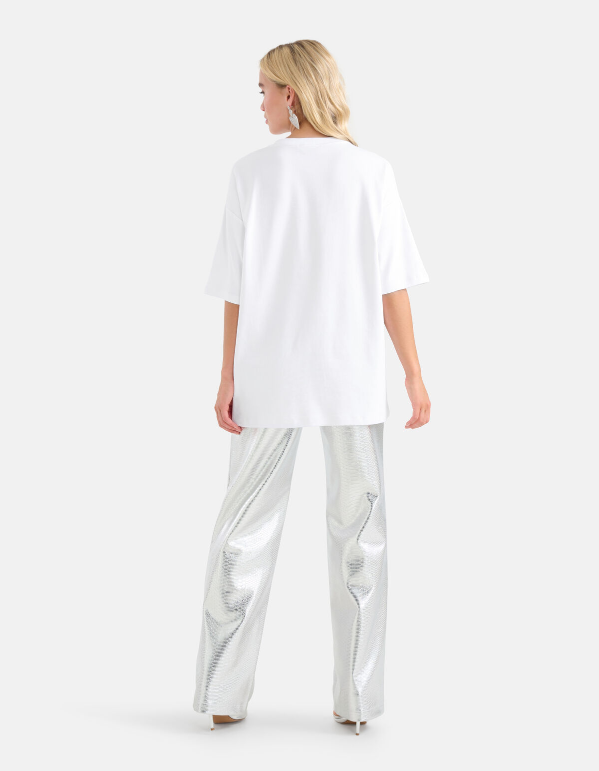 Oversized T-shirt Wit By Monica SHOEBY WOMEN