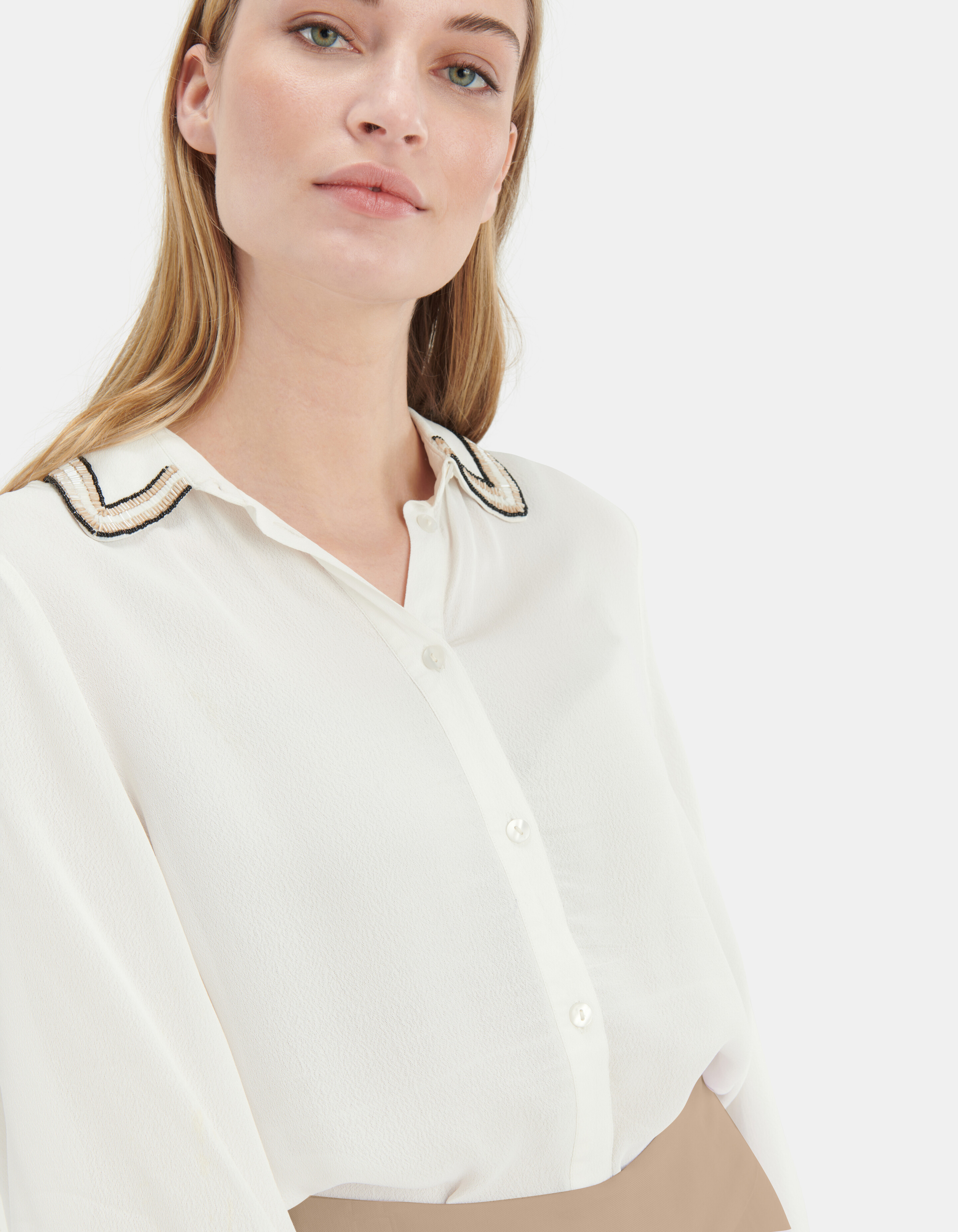 Beads Blouse EKSEPT