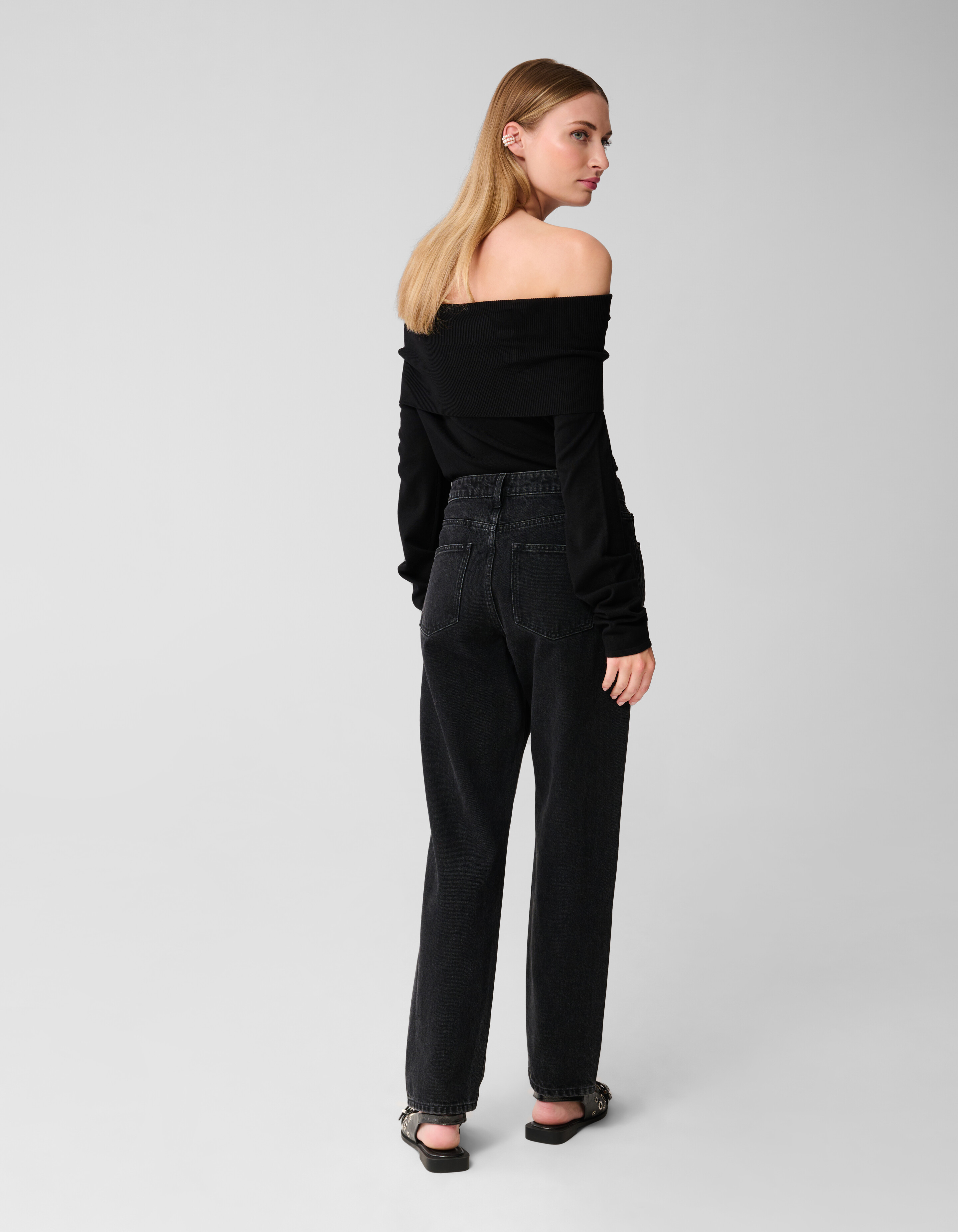 Off Shoulder Trui Zwart SHOEBY WOMEN