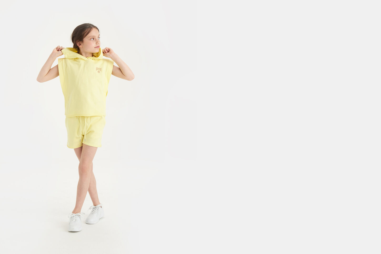 Vea Sleeveless Hoody