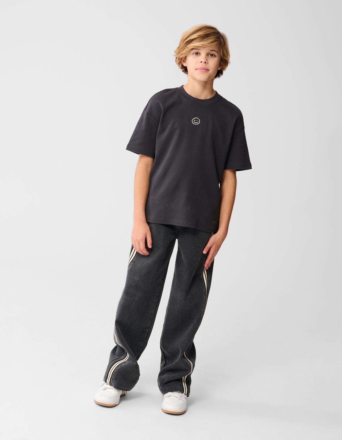 Smiley Artwork T-shirt Donkergrijs SHOEBY BOYS