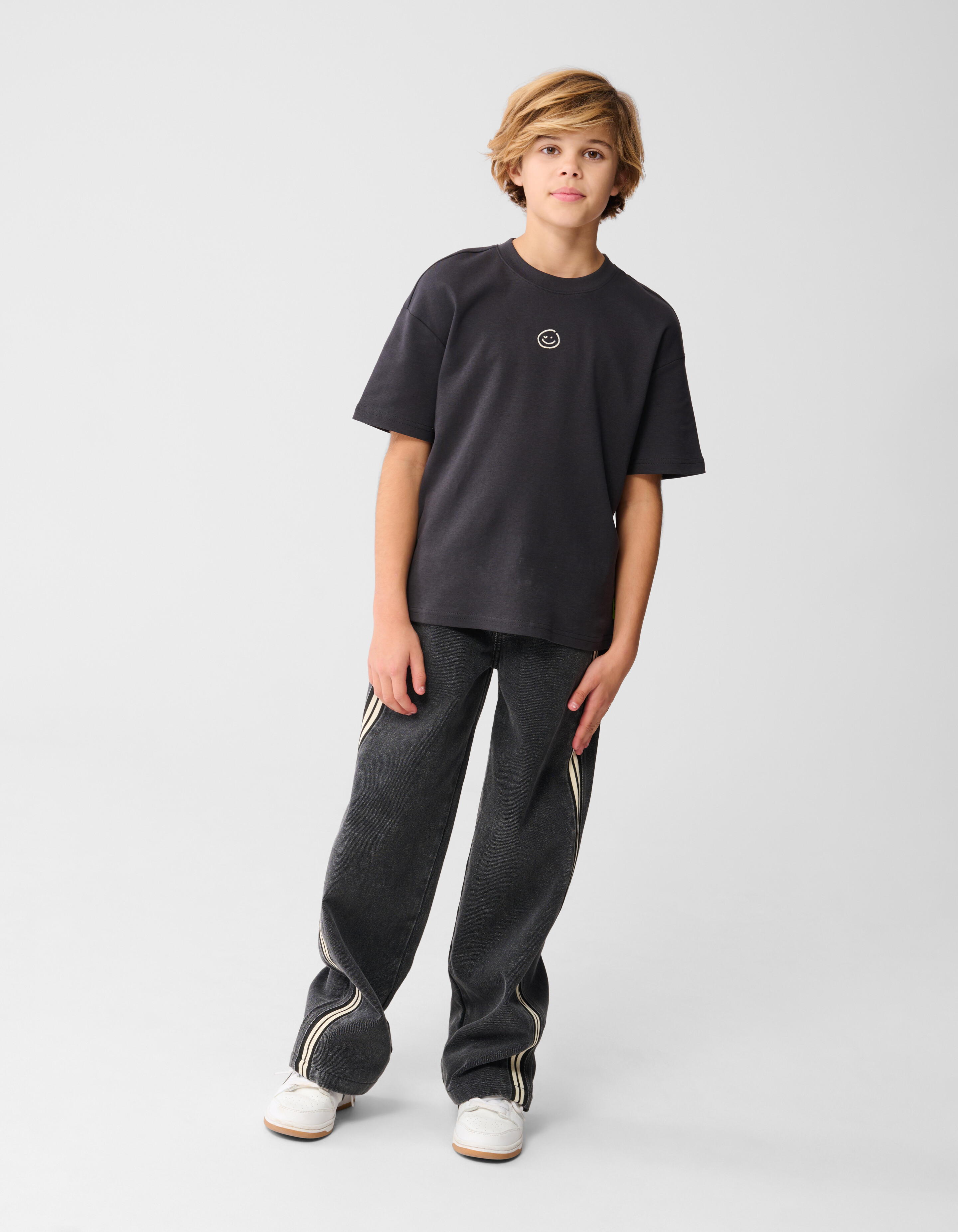 Smiley Artwork T-shirt Donkergrijs SHOEBY BOYS