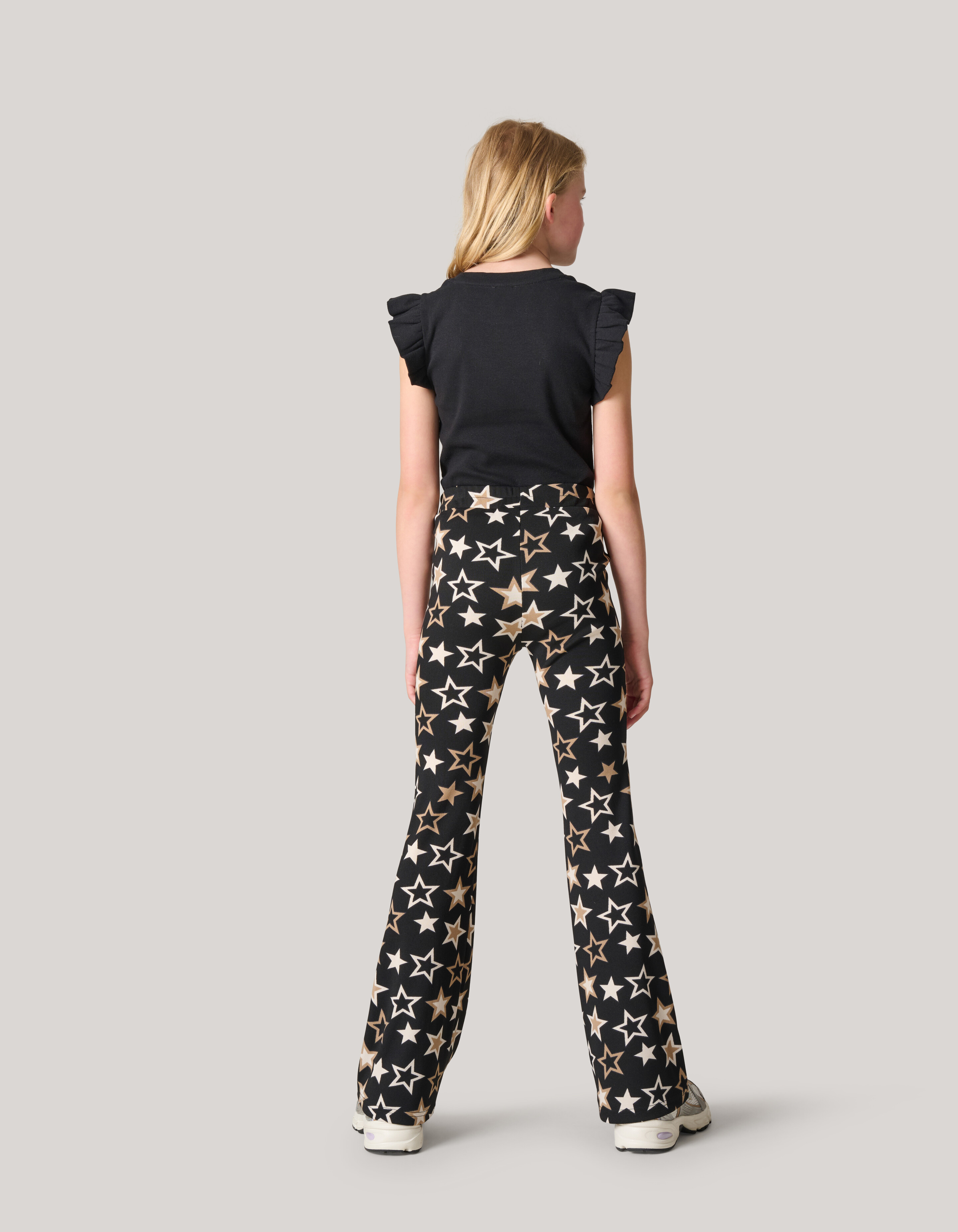 Ruffle Rib Top Zwart SHOEBY GIRLS