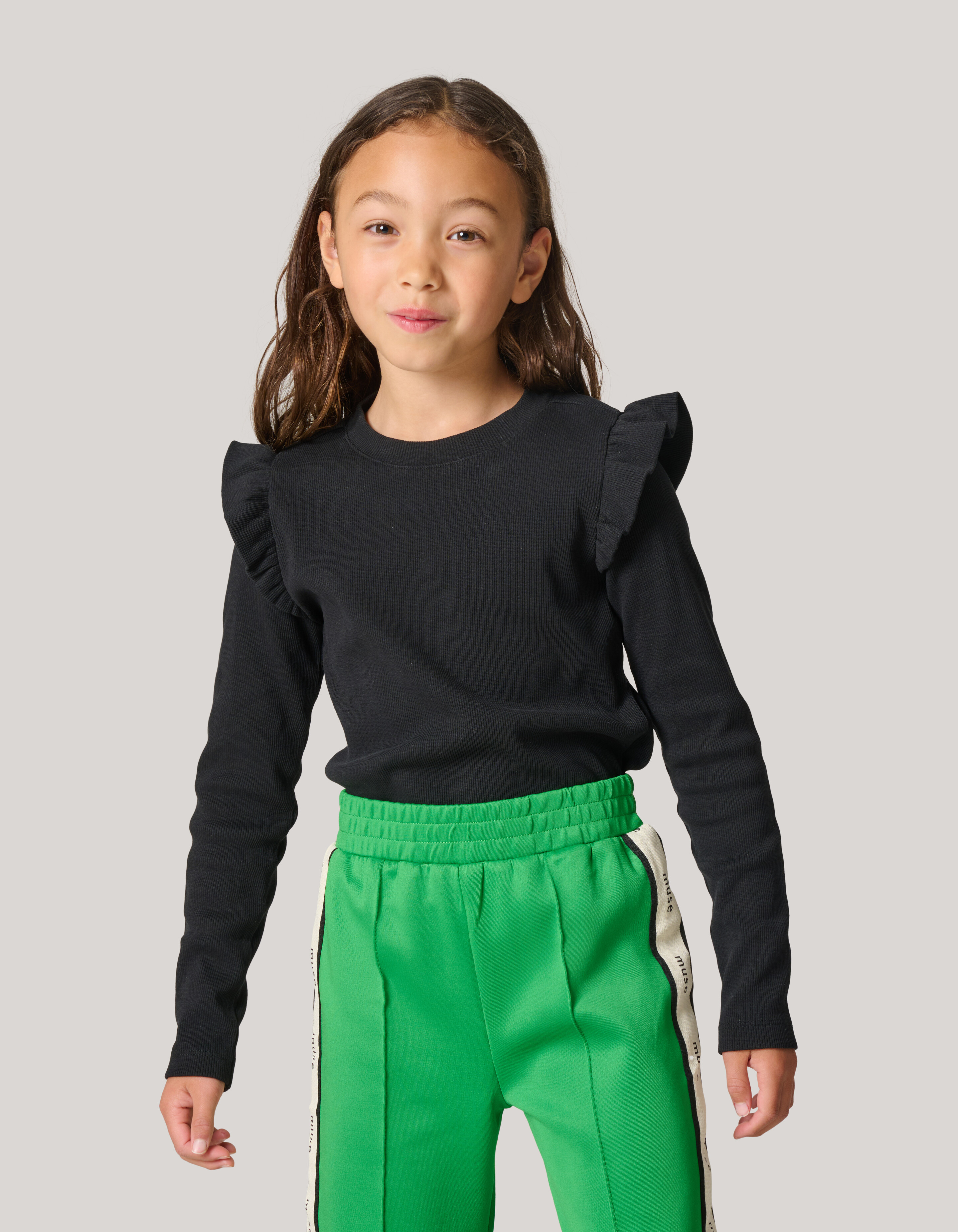 Ruffle Rib Longsleeve Top Zwart SHOEBY GIRLS