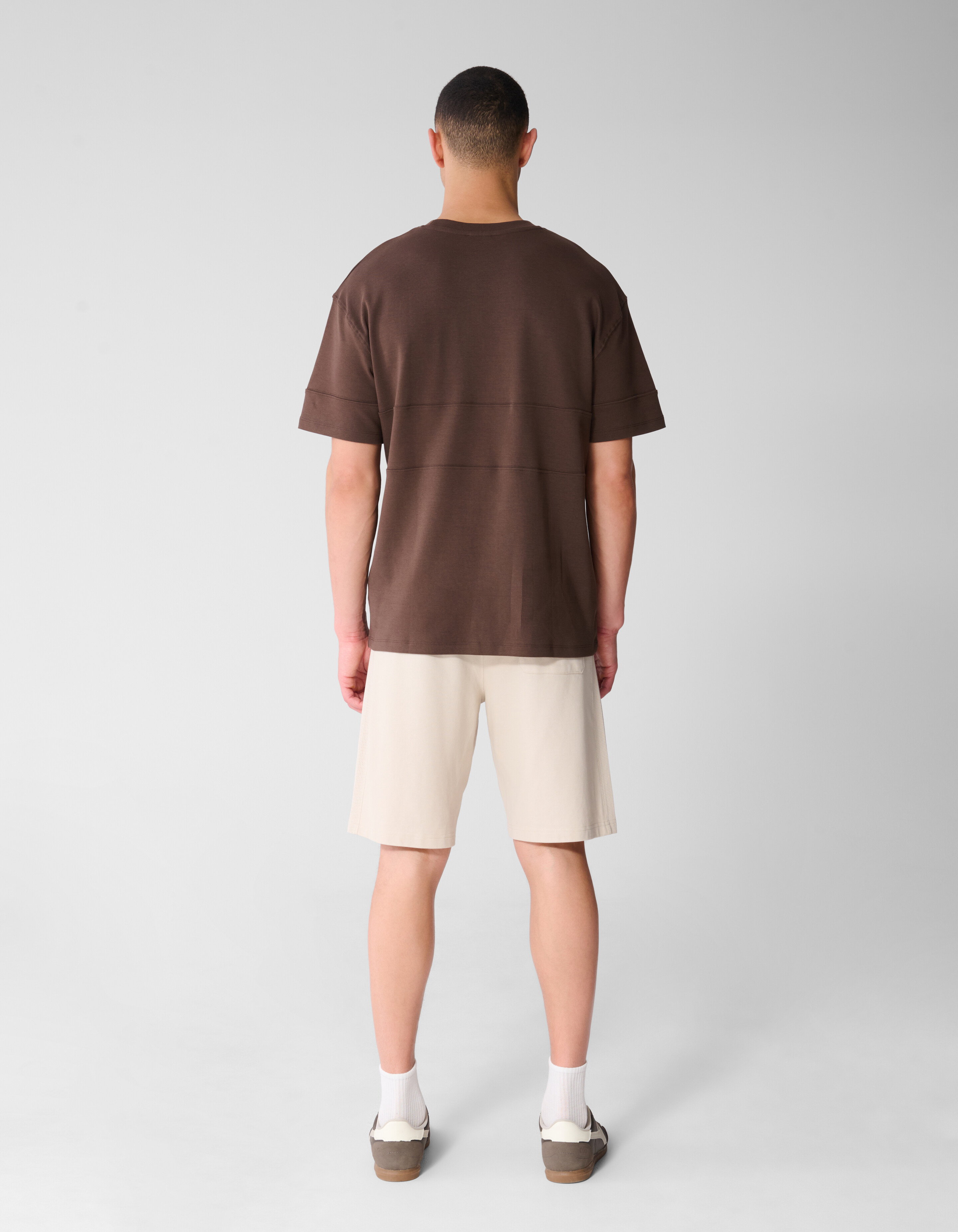 Minimalistisch T-shirt Donkerbruin SHOEBY MEN
