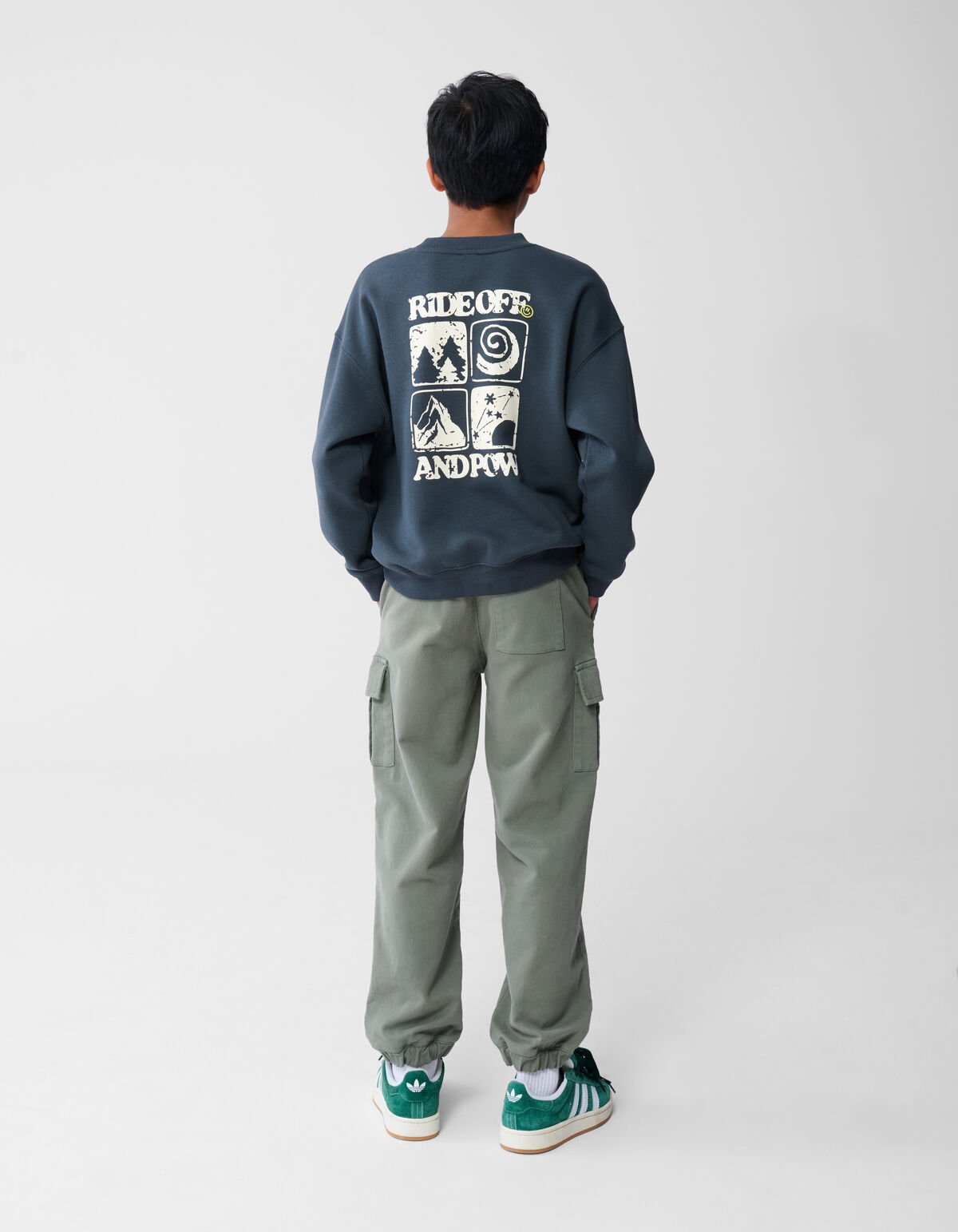 Pow Artwork Sweater Donkergroen SHOEBY BOYS