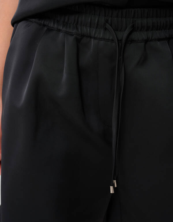 Satijnen Short Zwart By Monica SHOEBY WOMEN