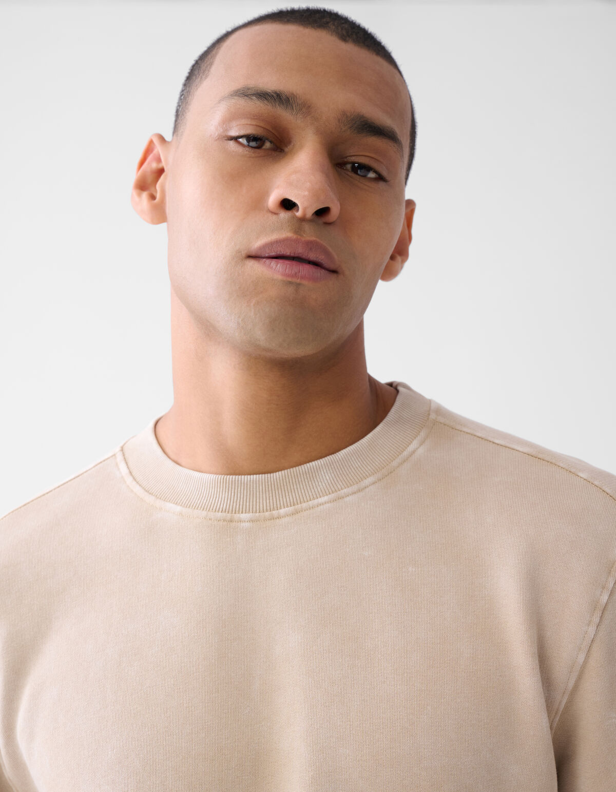 Basis Sweater Washed Beige SHOEBY MEN