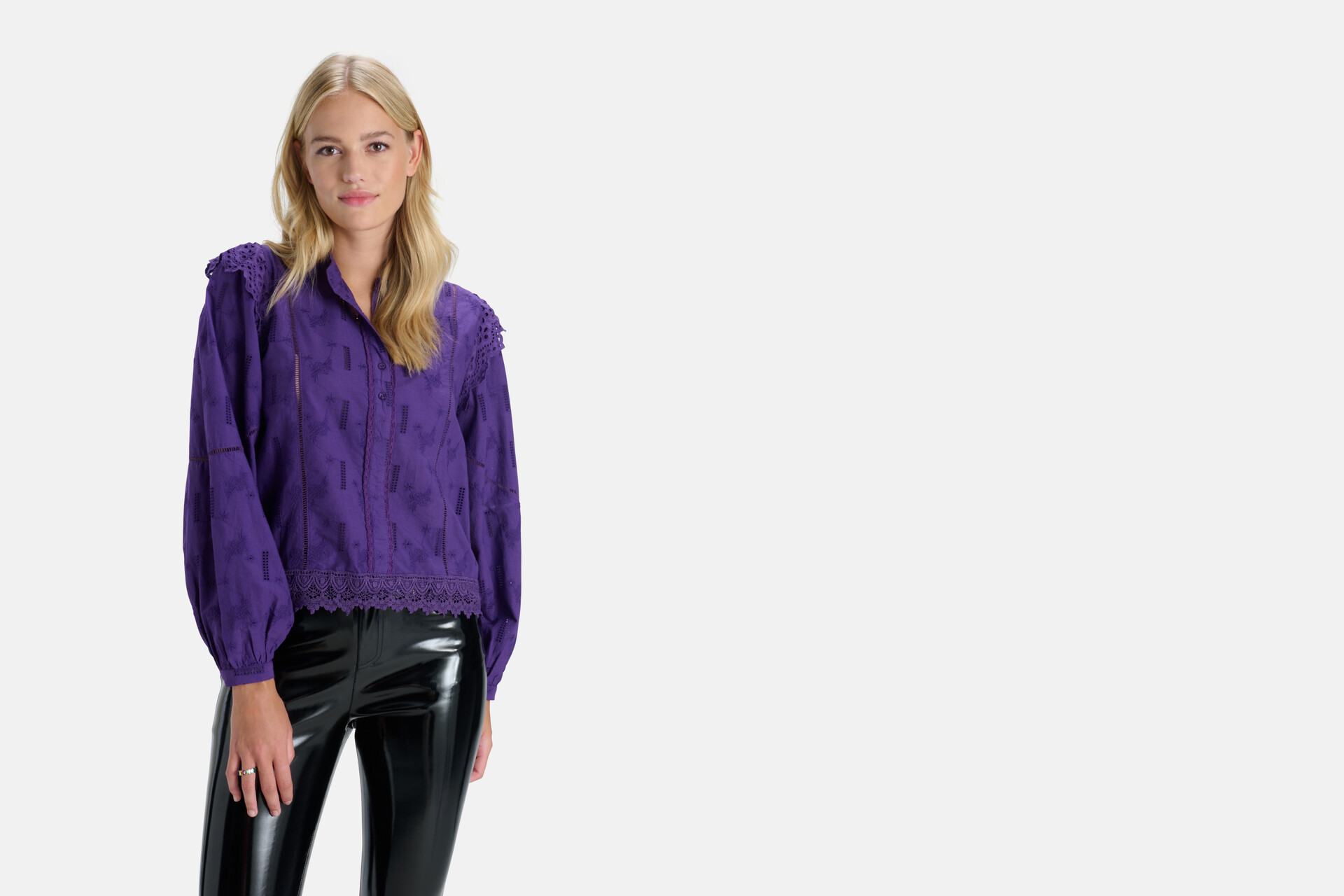Kanten Blouse By Nicolette SHOEBY WOMEN
