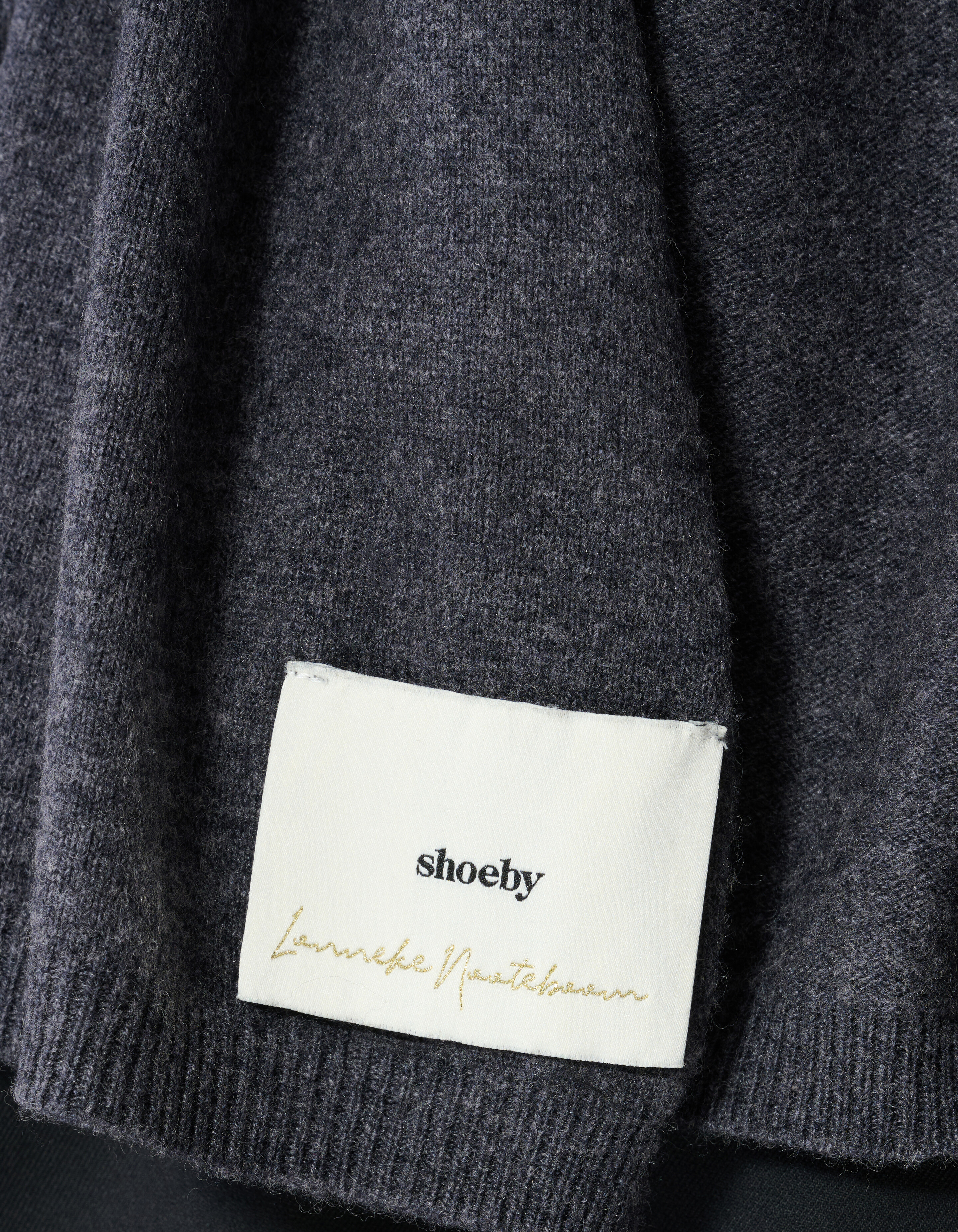 Gebreide Sjaal Donkergrijs By Lonneke SHOEBY ACCESSOIRES