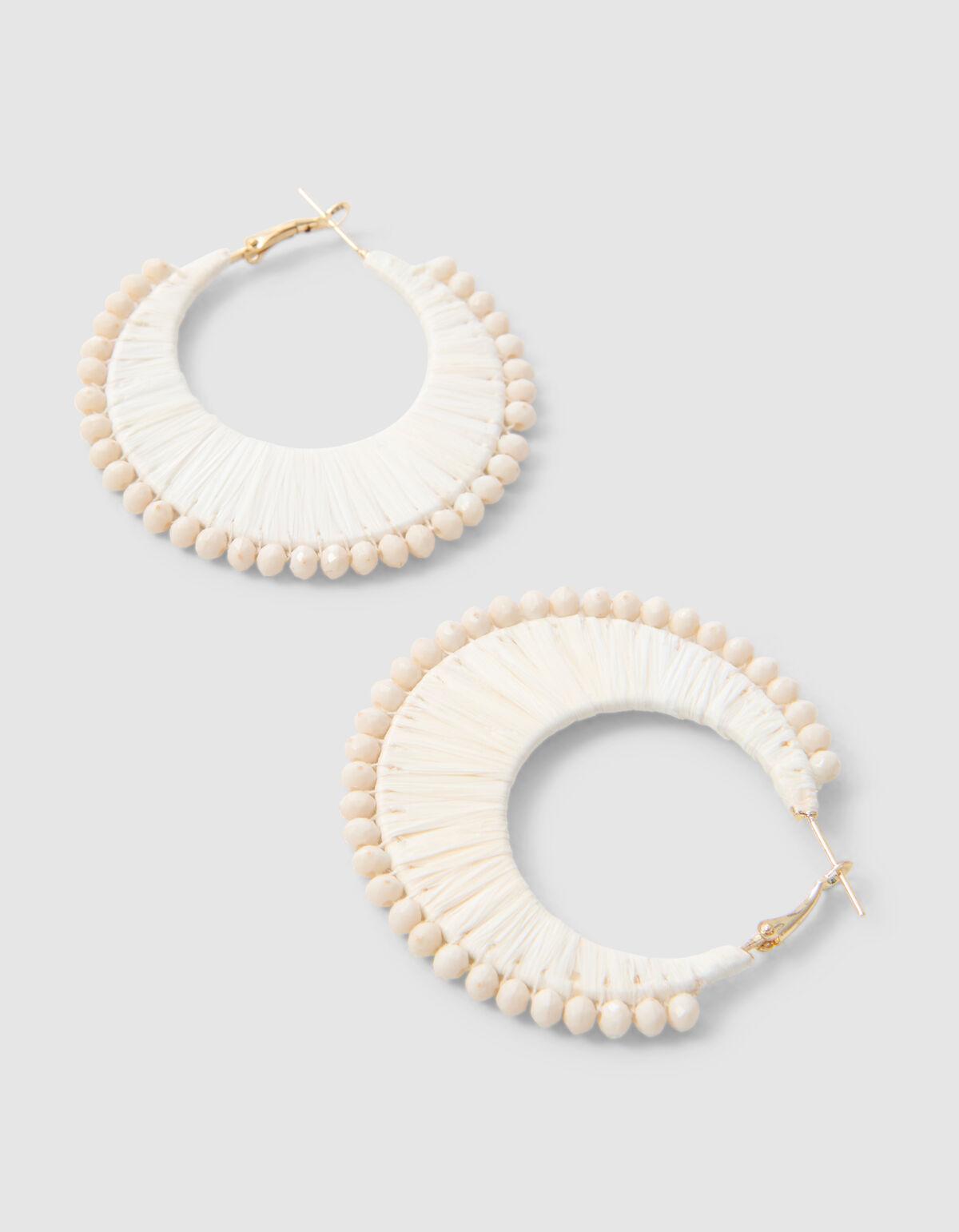 Beaded Hoop Oorbellen Gebroken Wit SHOEBY ACCESSOIRES