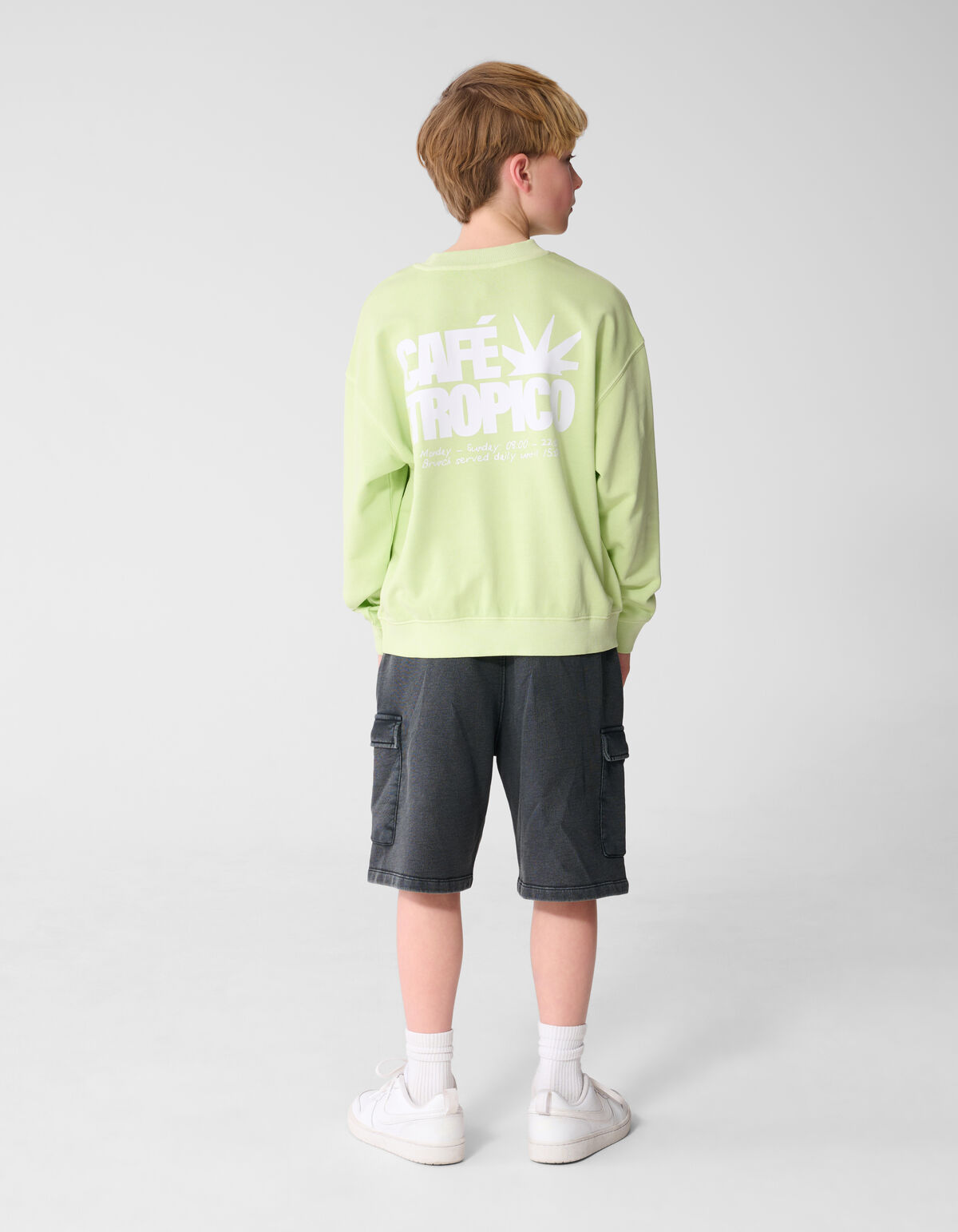 Caf&eacute; Tropico Artwork Sweater Lichtgroen SHOEBY BOYS