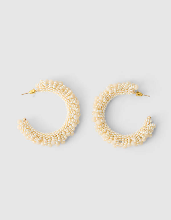 Beaded Hoop Oorbellen Gebroken Wit SHOEBY ACCESSOIRES