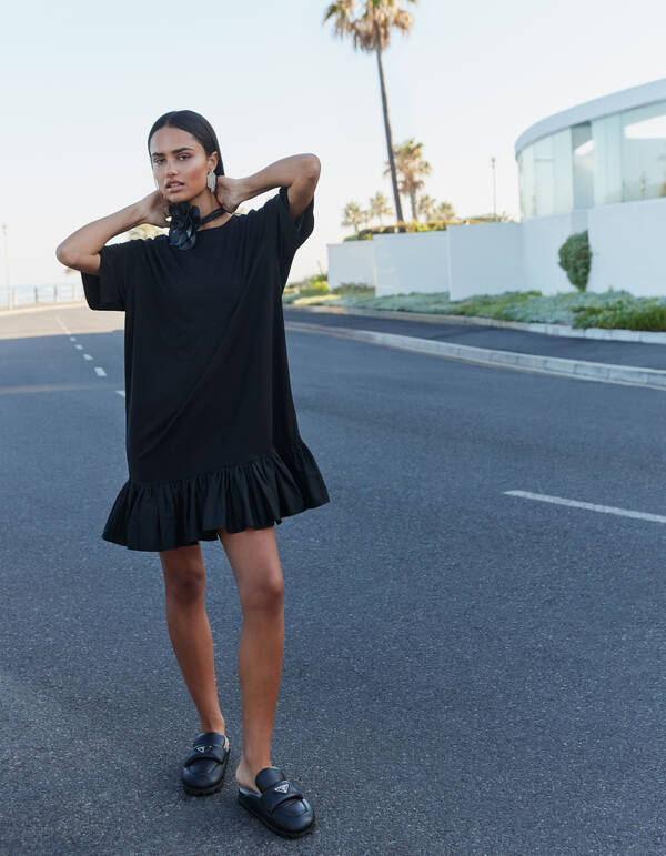 Ruffle T-shirt Mini Jurk Zwart SHOEBY WOMEN