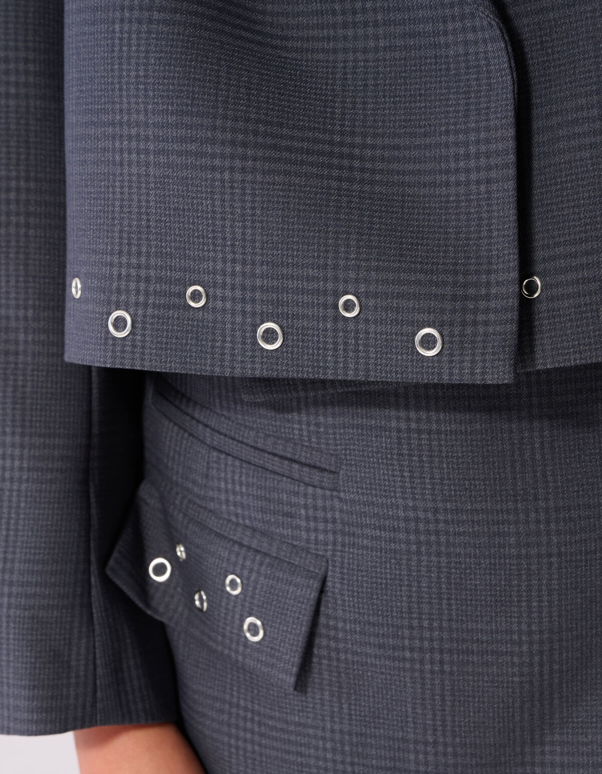 Cropped Ruiten Eyelet Blazer Donkergrijs SHOEBY GIRLS
