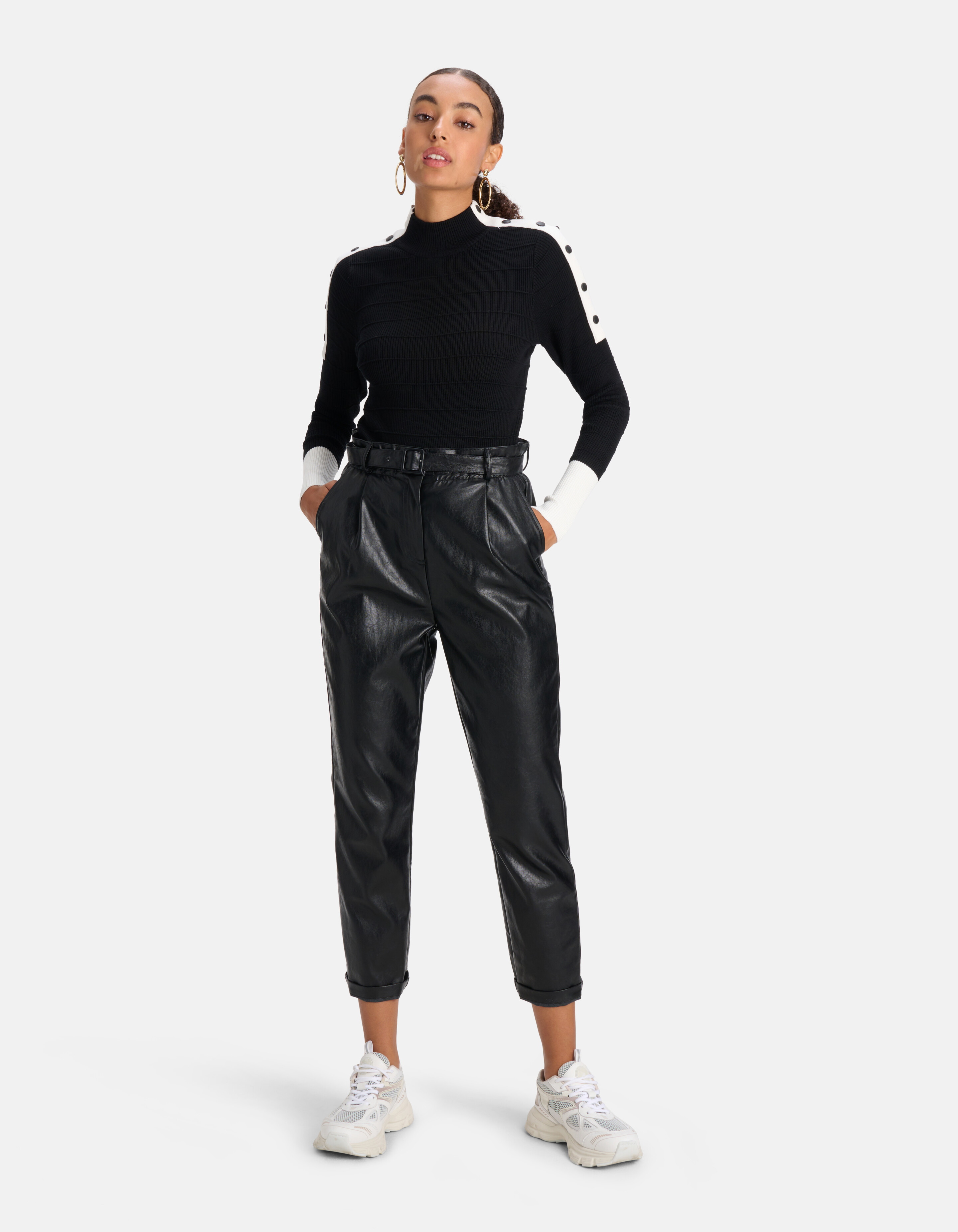 Knopen Detail Pullover Zwart SHOEBY WOMEN