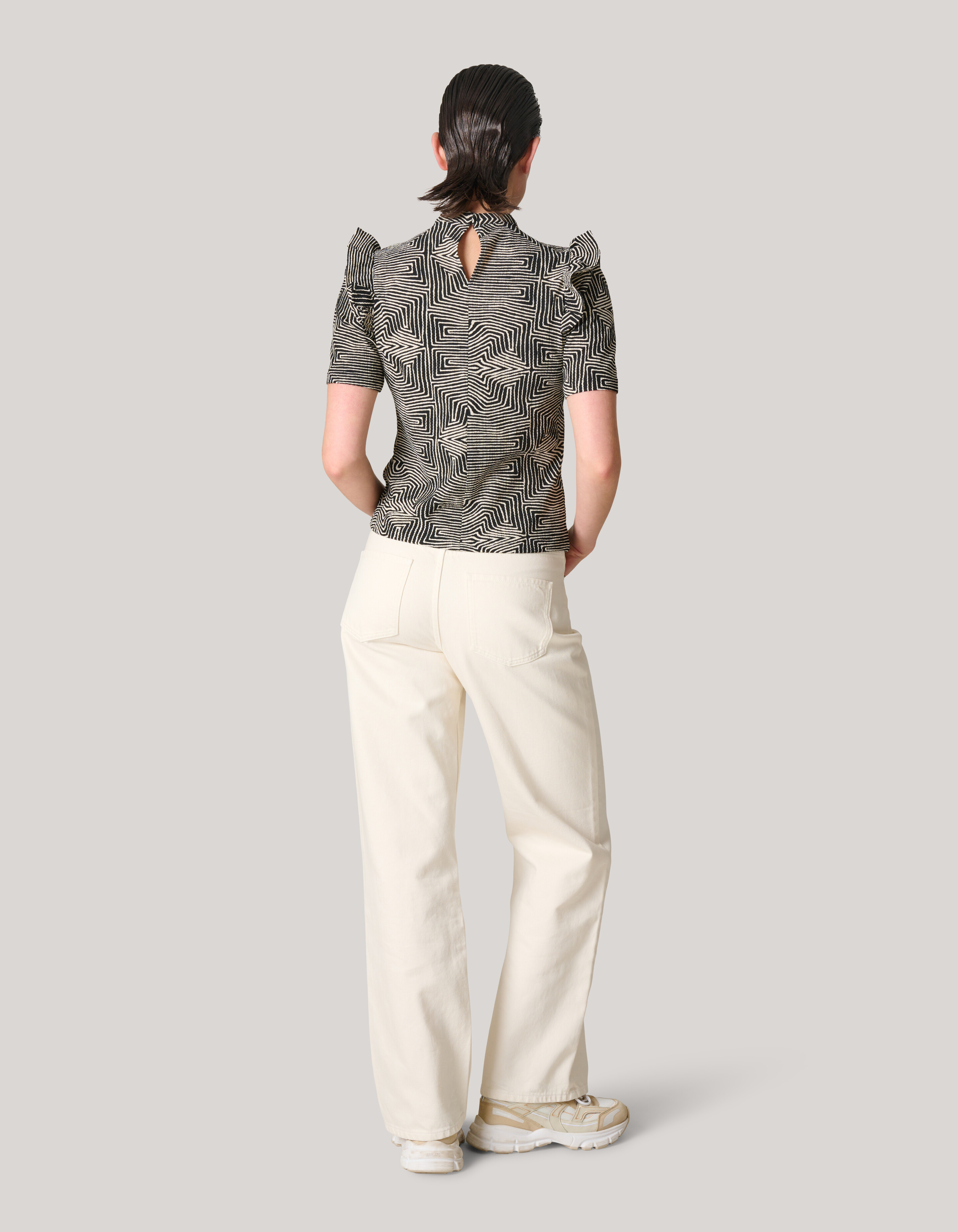 Crinkle Ruffle Top Gebroken Wit/Zwart SHOEBY WOMEN