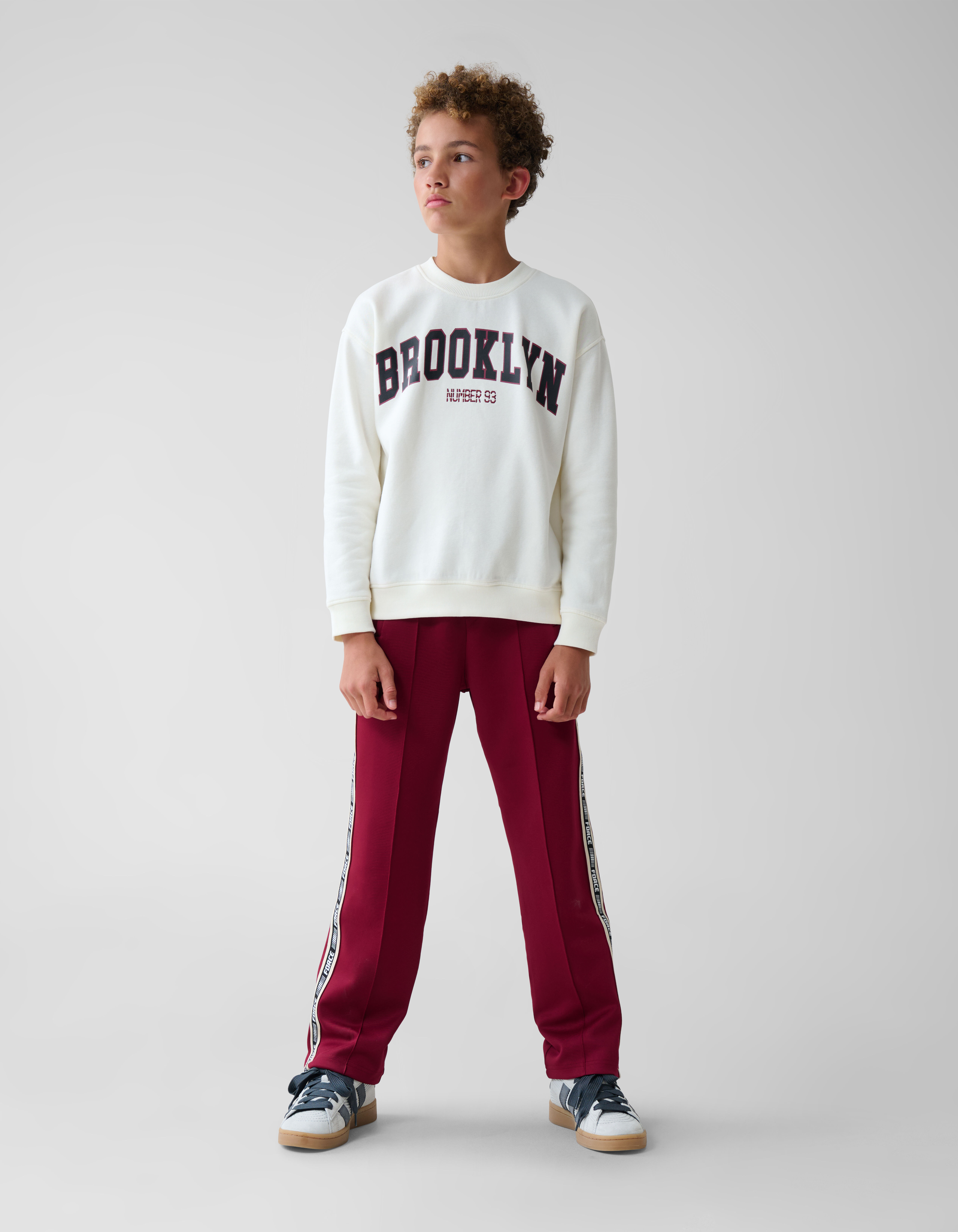 Artwork Sweater Gebroken Wit Shoeby