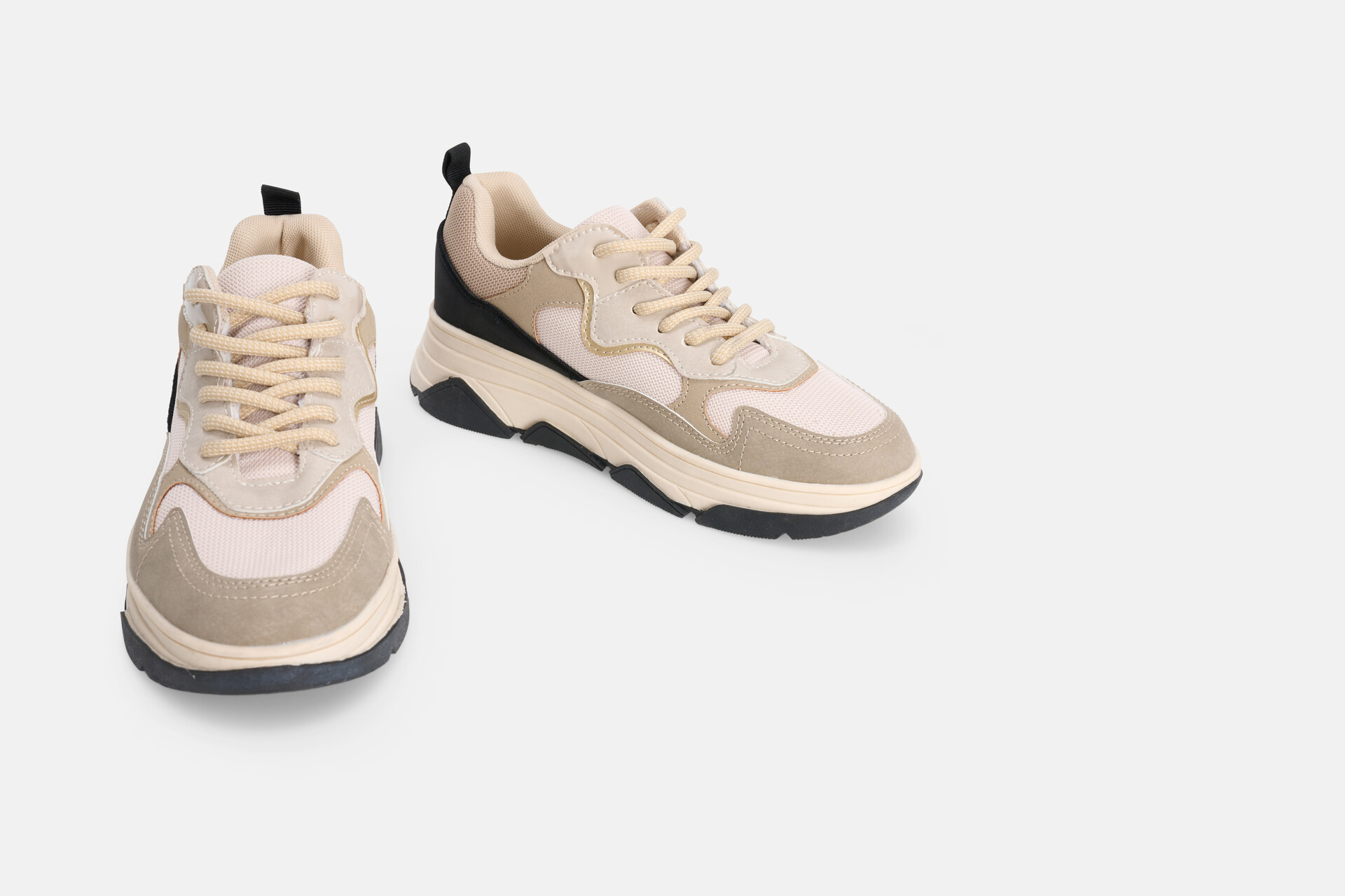 Lily Sneaker Beige SHOEBY SHOES